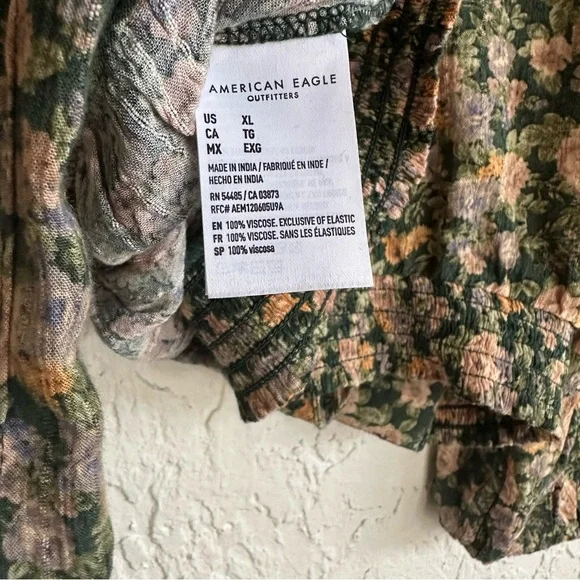 AMERICAN EAGLE Women’s Size XL Floral Faux Wrap Top Bohemian - Picture 5 of 7